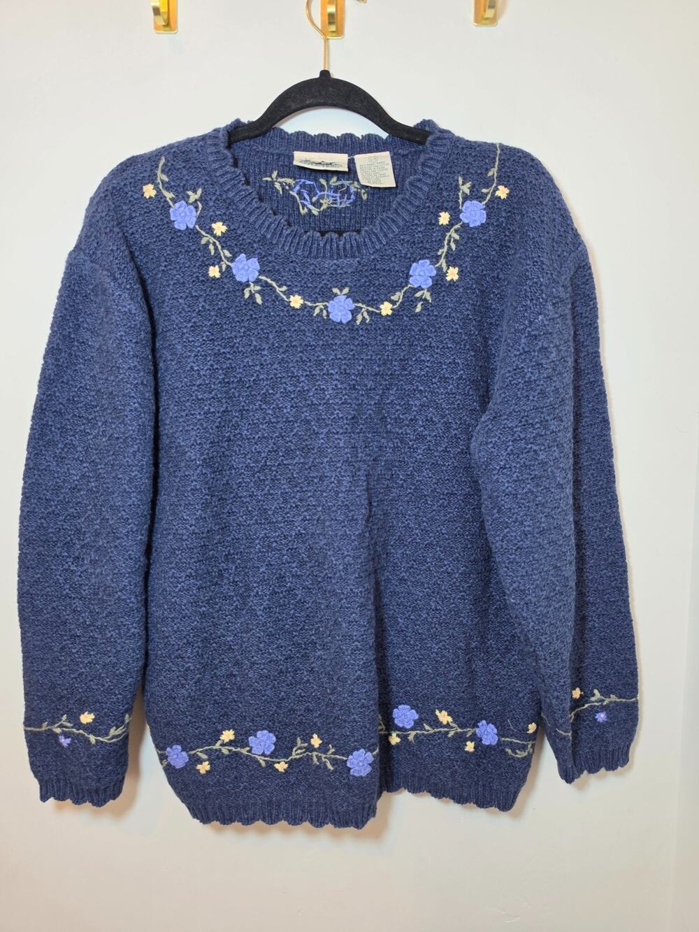 Northern Reflections Vintage Sweater Embroidered Floral Blue Large